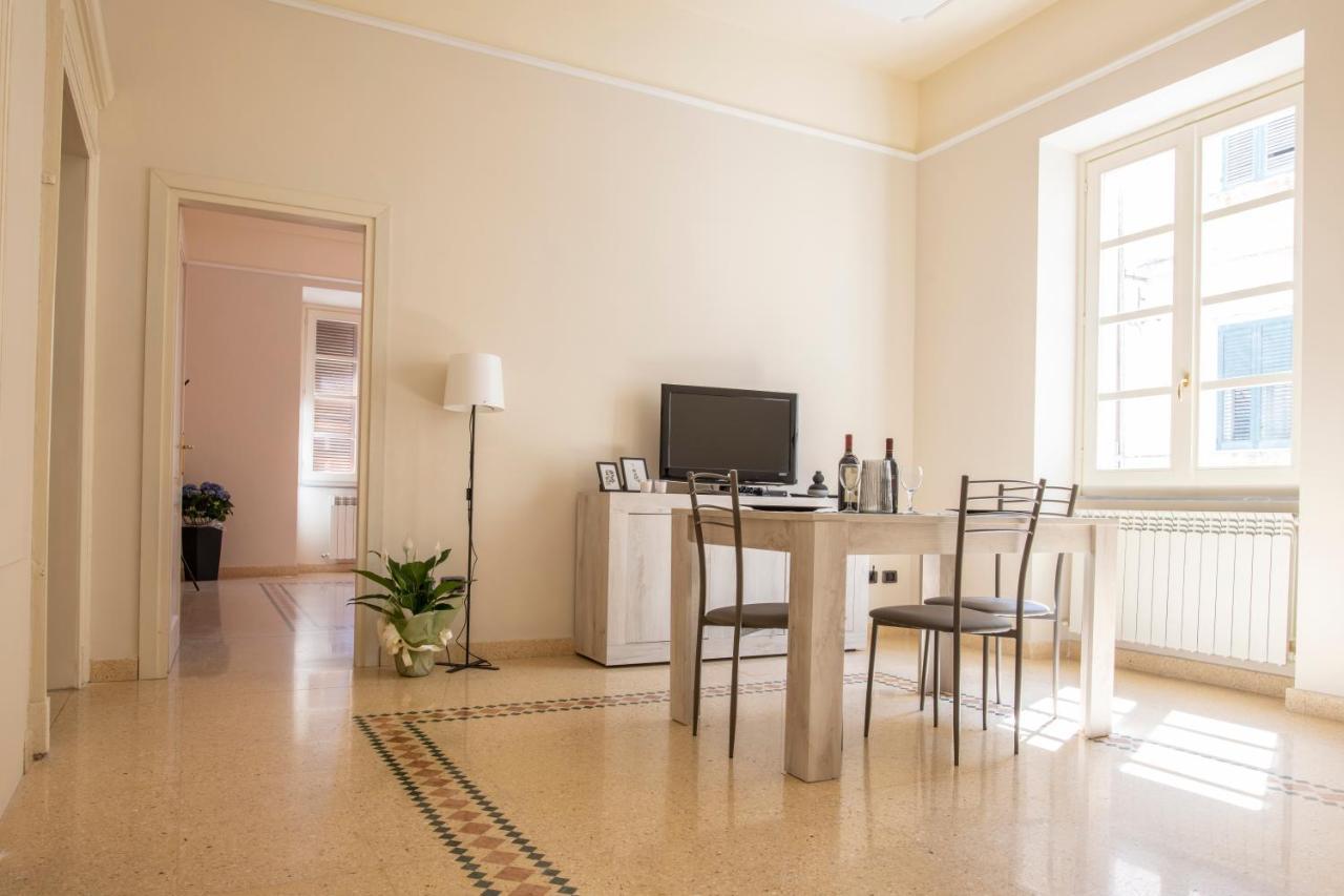 Corner Cavour Apartment Sassari Bagian luar foto